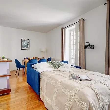 Champs-elysees - 2br With Balcony - Cityapartmentstay Appartamento