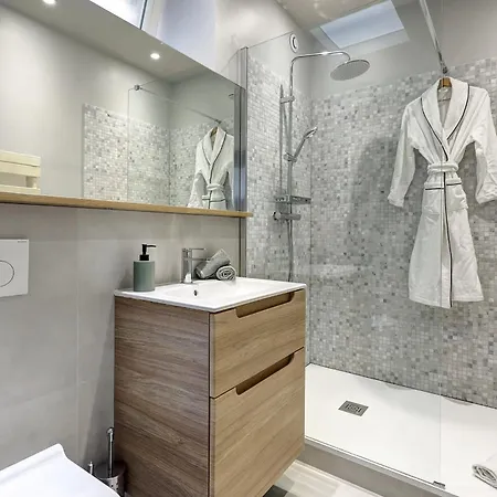 Appartamento Champs-elysees - 2br With Balcony - Cityapartmentstay