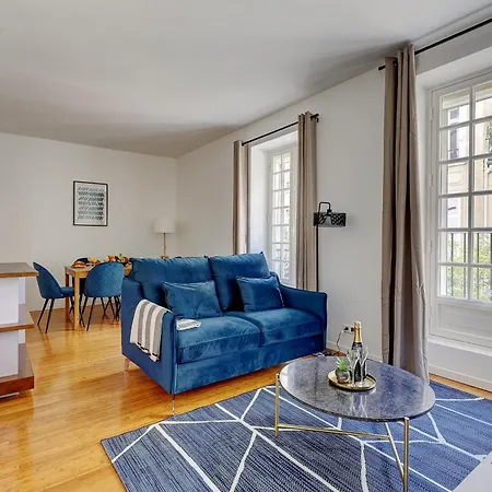 Champs-elysees - 2br With Balcony - Cityapartmentstay Appartamento